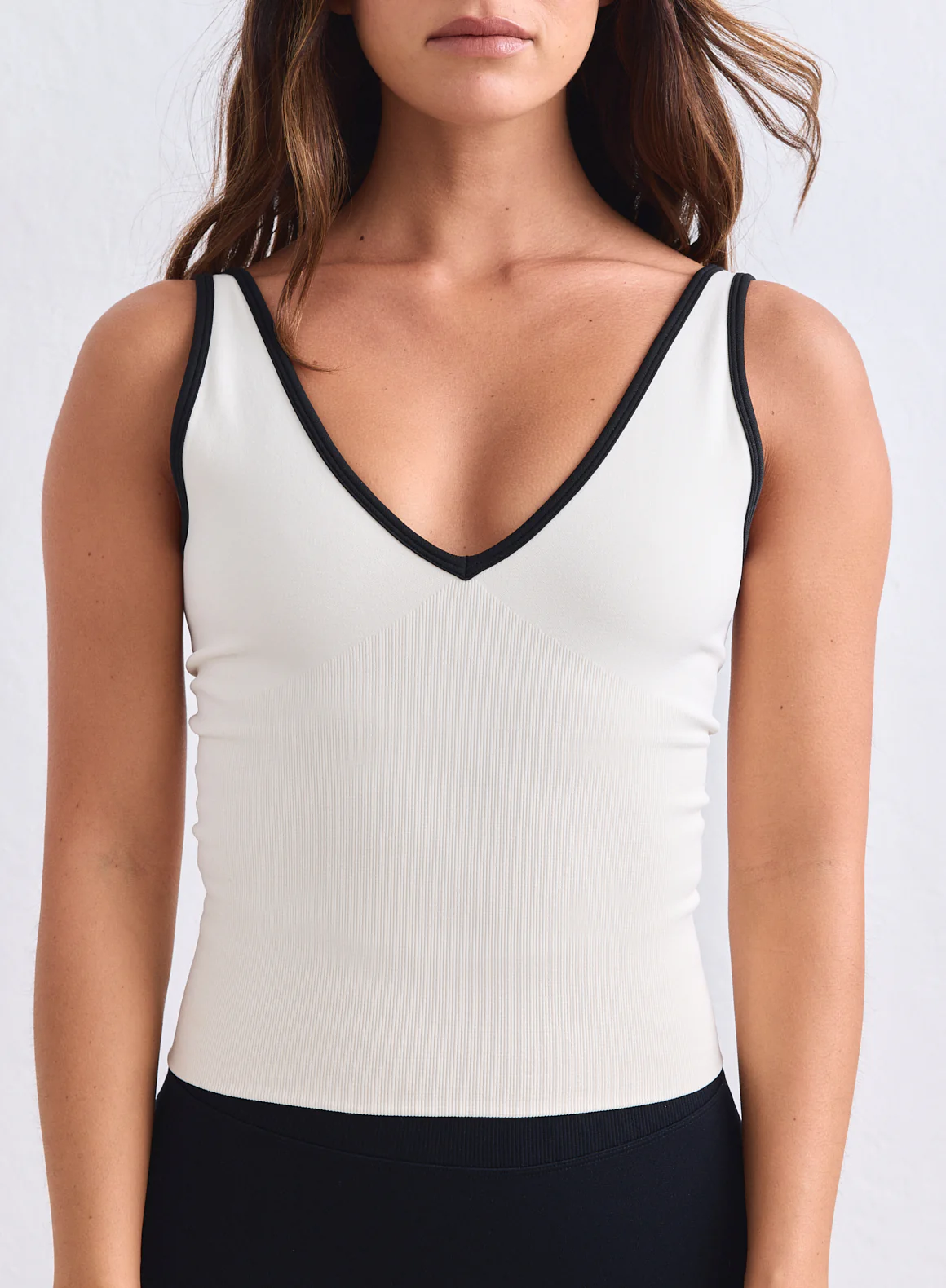 Black Cream Shape Seamless Deep Cut Singlet - Image 3