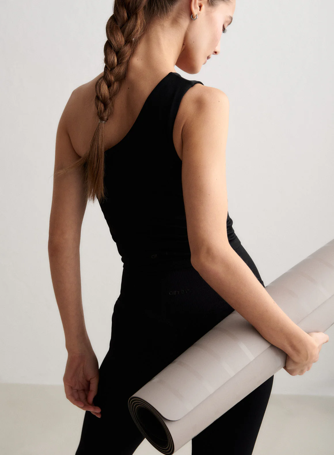 Black Shape Seamless One Shoulder Bralette - Image 7