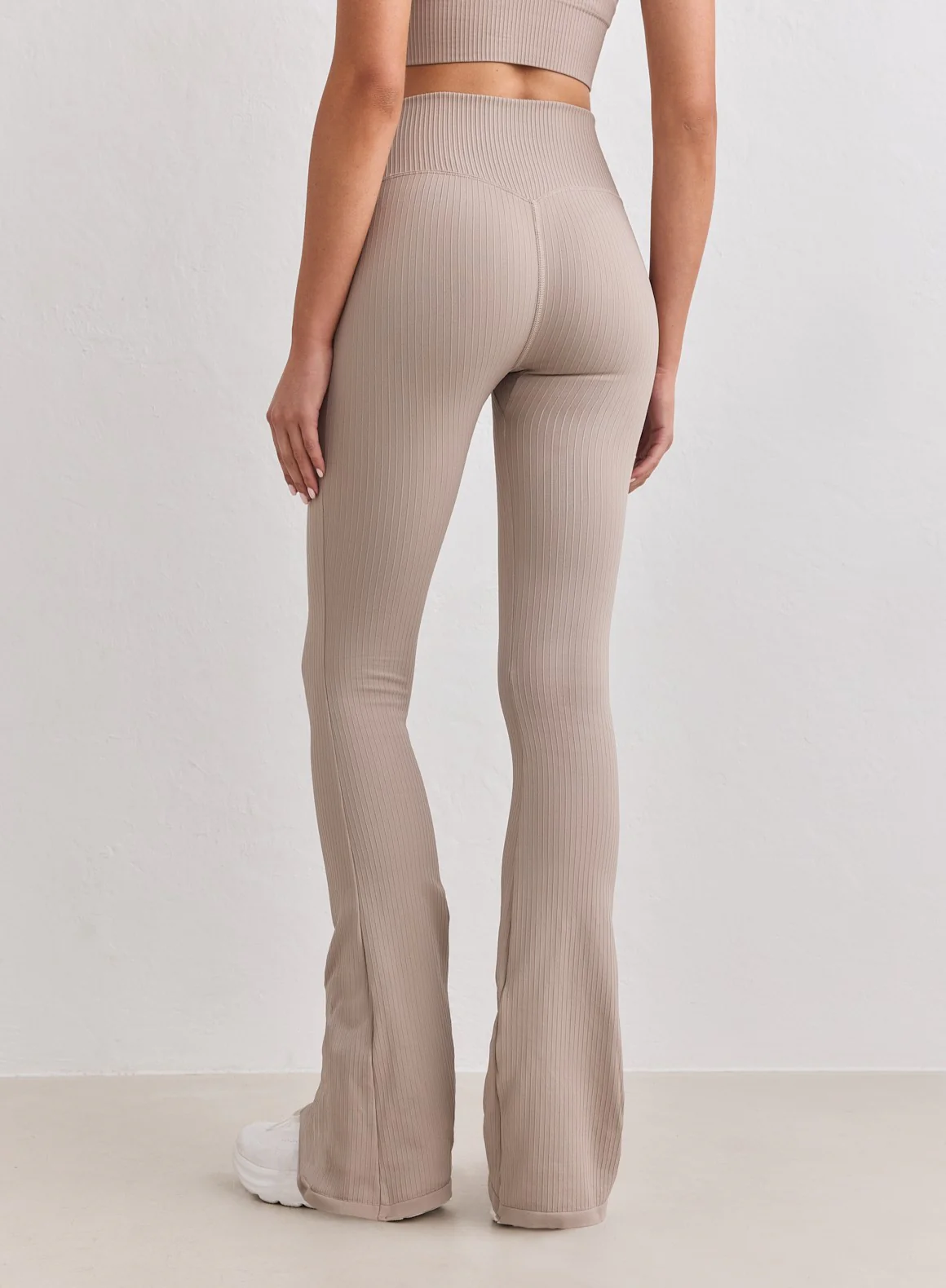 Dark Clay Ribbed Seamless Flare Tights - Image 3